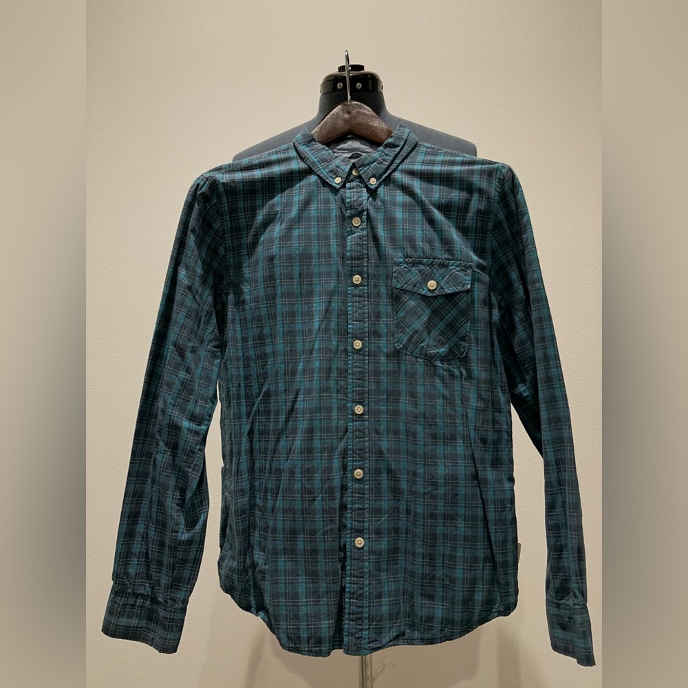 Warp and Weft Men’s Button Up Plaid